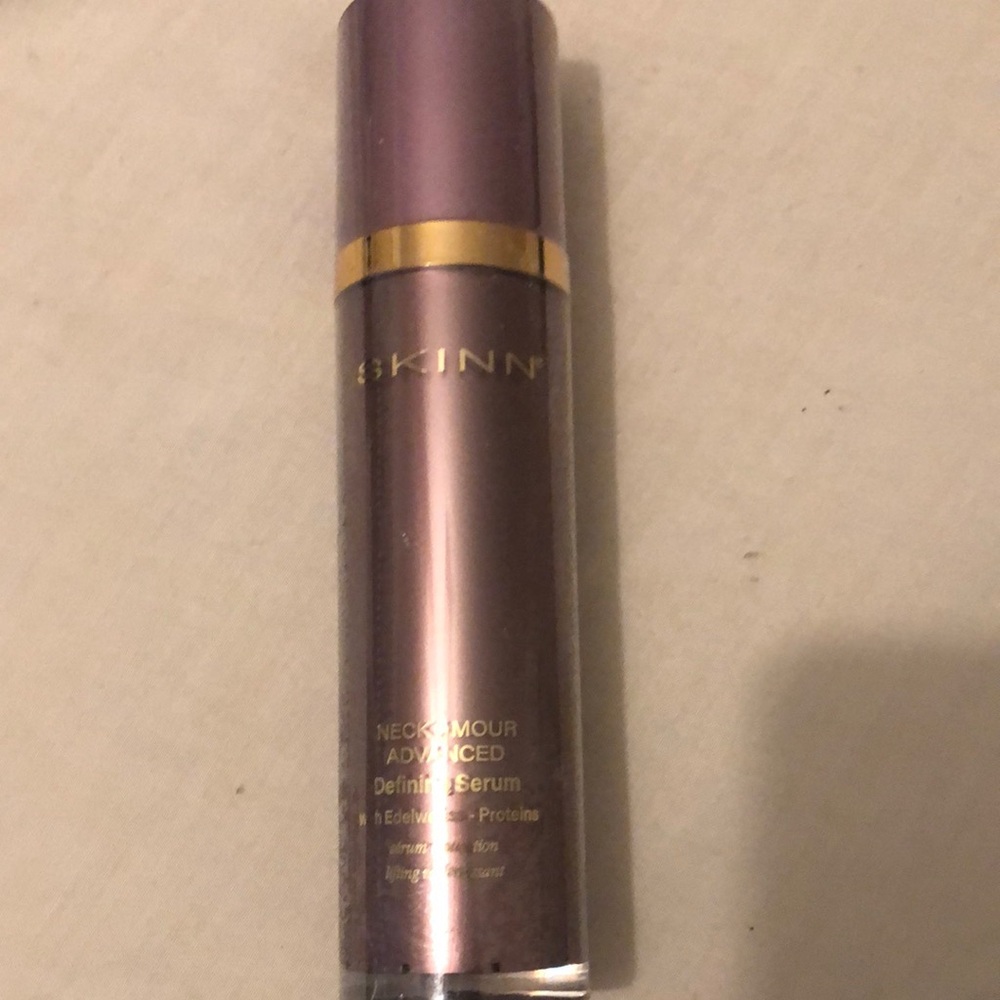 SKINN Neck Armour Advanced Serum - Luxurious Purple and Gold